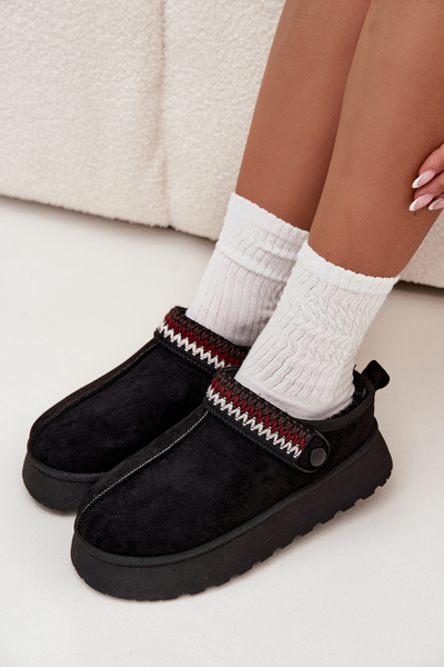 Жіночі низькі зимові черевики з рухомим ремінцем і вишивкою на платформі чорні Lyrisse