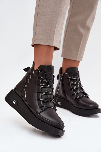 Шкіряні жіночі чоботи на платформі з підкладкою Artiker 55C0809 Чорні