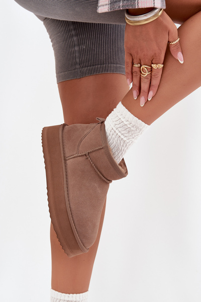 Замшеві зимові чоботи для жінок на платформі Vinceza 97962 бежеві