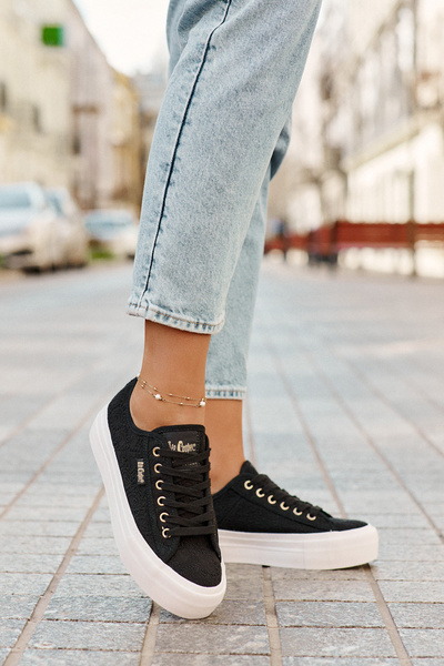 Жіночі Кросівки З Кружевом Lee Cooper LCW-25-31-3439L Чорні