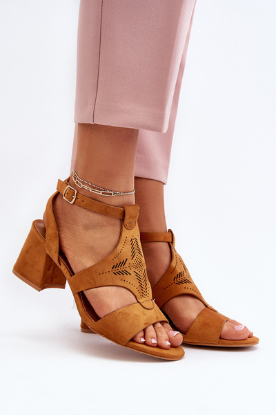Босоніжки на низькому каблуці Camel Eleriva