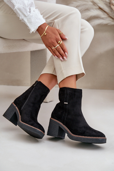 Жіночі чоботи на підборах, утеплені, еко-замша, чорні Arkesia