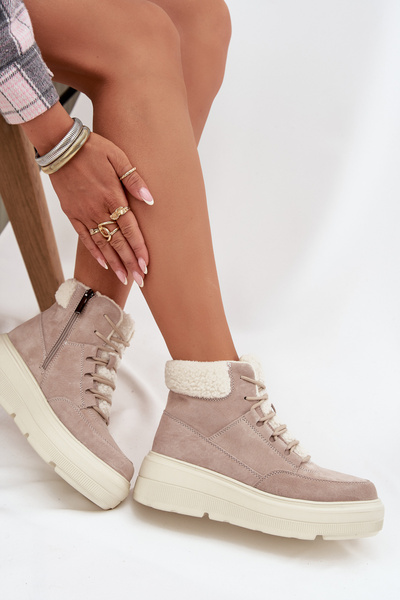 Замшеві зимові чоботи для жінок із хутряною підкладкою на платформі Vinceza 95354 бежеві