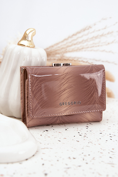 Лакований жіночий гаманець із дрібними деталями бежевий Cermina